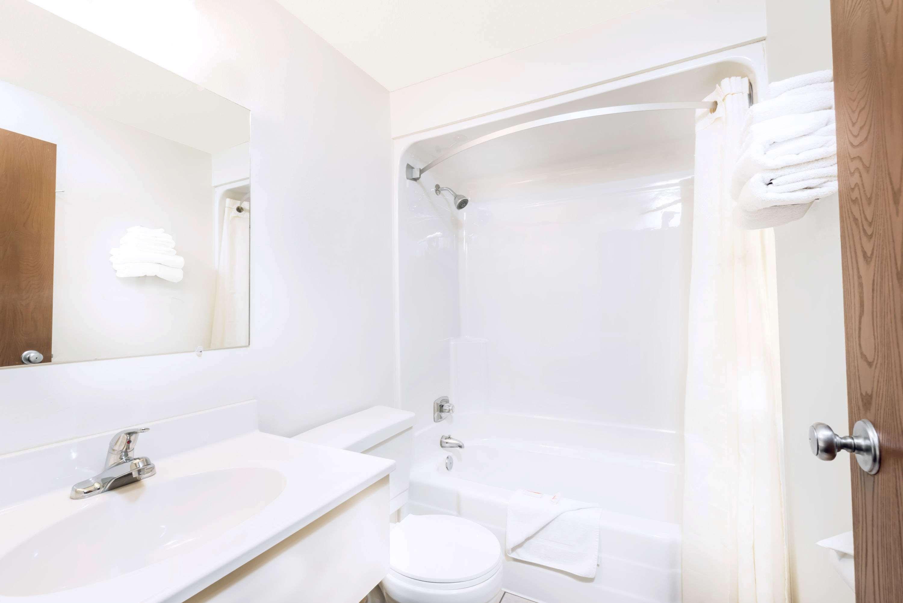 ซูเปอร์ 8 บาย วินด์แฮม เบลฟูร์ช เซาท์ดาโคตา Hotel เบลฟูช ภายนอก รูปภาพ