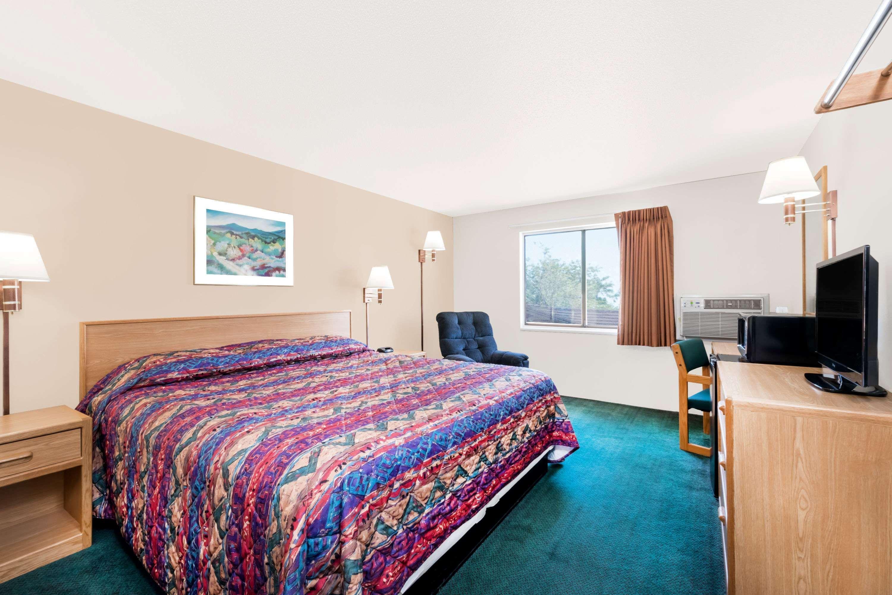 ซูเปอร์ 8 บาย วินด์แฮม เบลฟูร์ช เซาท์ดาโคตา Hotel เบลฟูช ภายนอก รูปภาพ